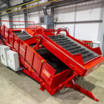 TONG UNVEILS INNOVATIVE NEW STINGER HOPPER FOR THE US AND CANADIAN MARKETS